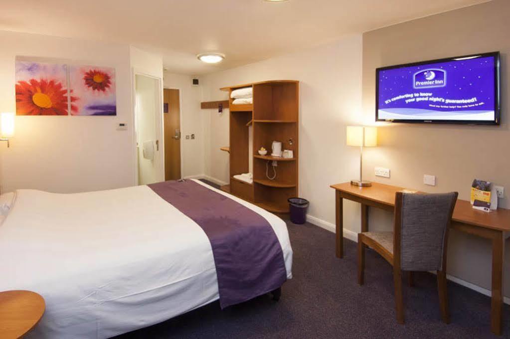 Premier Inn Chelmsford Bagian luar foto