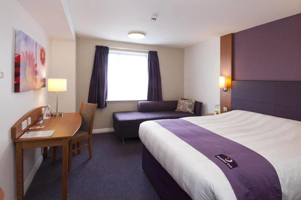 Premier Inn Chelmsford Bagian luar foto